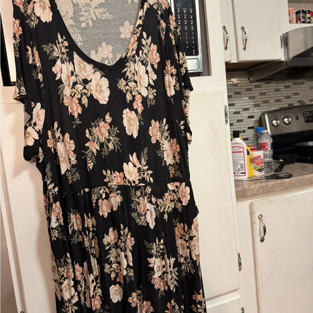Torrid Size 6 Floral Black Dress